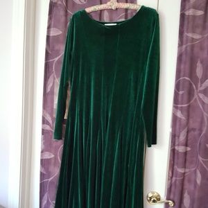 💚Green Velvet Long Dress, New, Never Worn💚